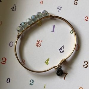 Luca + Danni - sweet, dainty bangle with frosted, light blue beads! UC✨